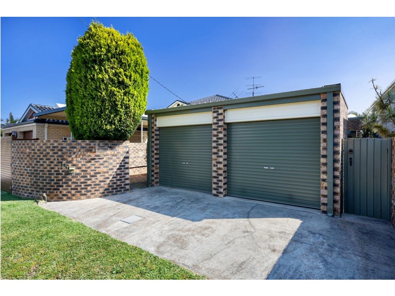 15 Marks Parade, Marks Point NSW 2280