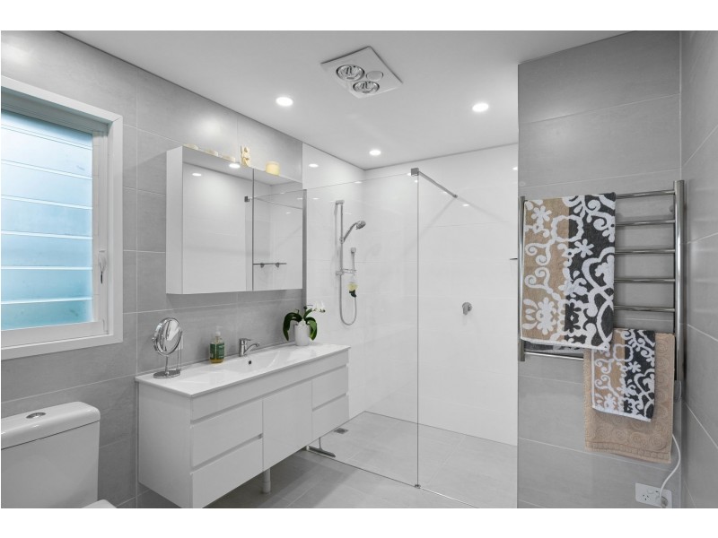 164 Marks Point Road, Marks Point NSW 2280