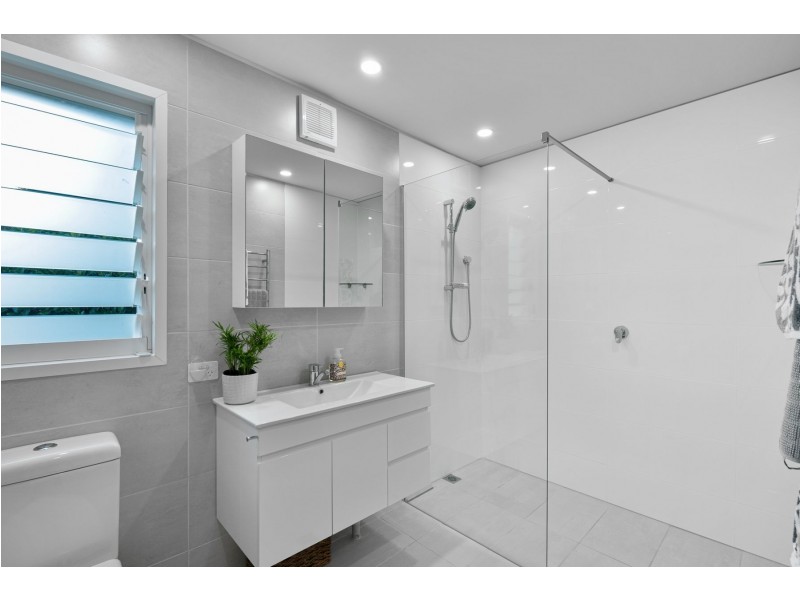 164 Marks Point Road, Marks Point NSW 2280