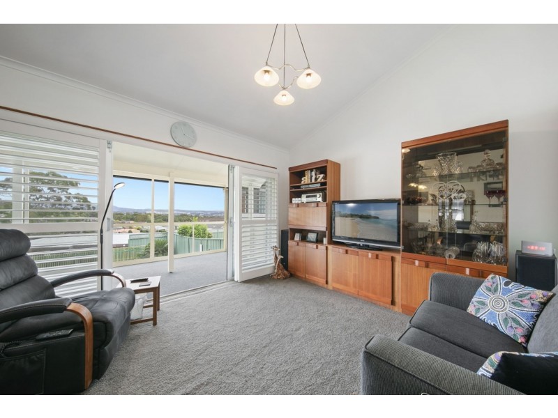 60 Alhambra Avenue, Macquarie Hills NSW 2285