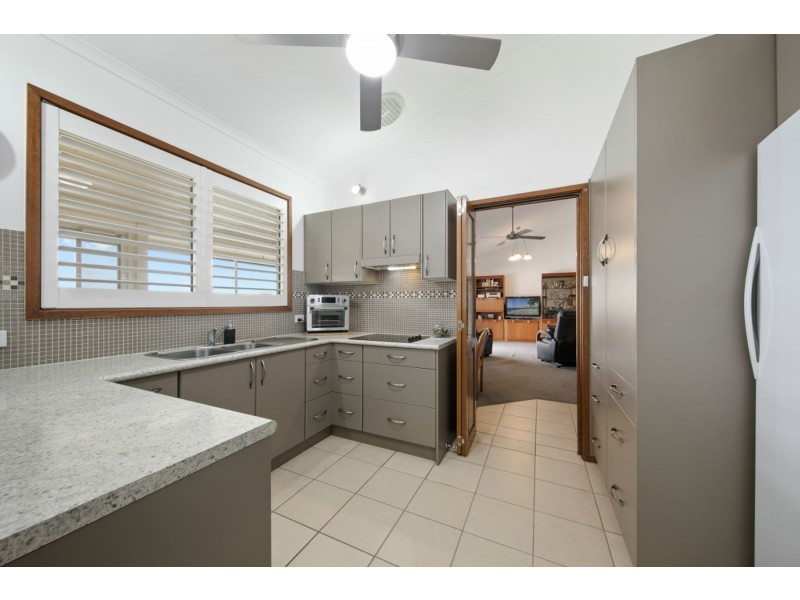 60 Alhambra Avenue, Macquarie Hills NSW 2285