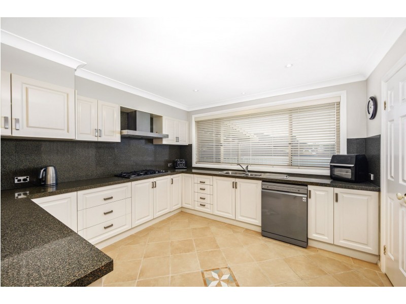 17 Pebble Beach Court, Belmont NSW 2280