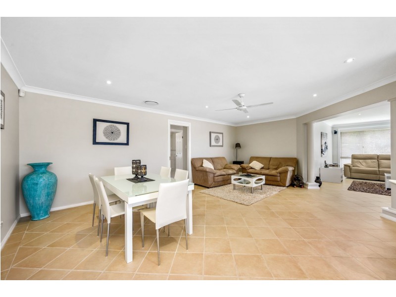 17 Pebble Beach Court, Belmont NSW 2280