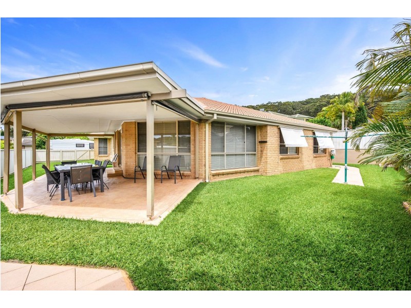17 Pebble Beach Court, Belmont NSW 2280
