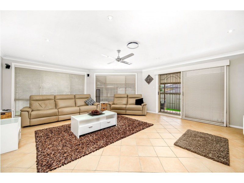 17 Pebble Beach Court, Belmont NSW 2280