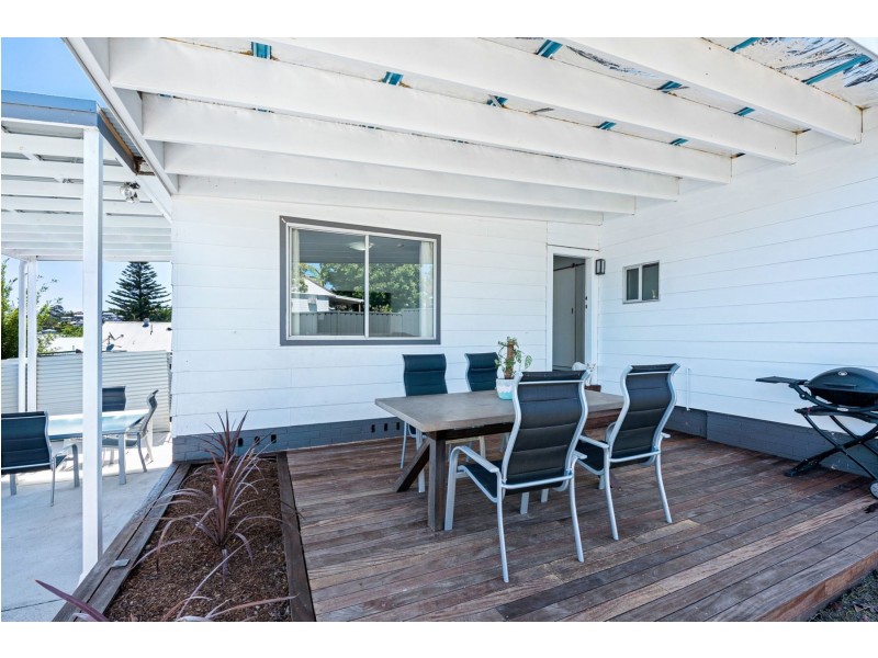 10 Buttaba Avenue, Belmont North NSW 2280