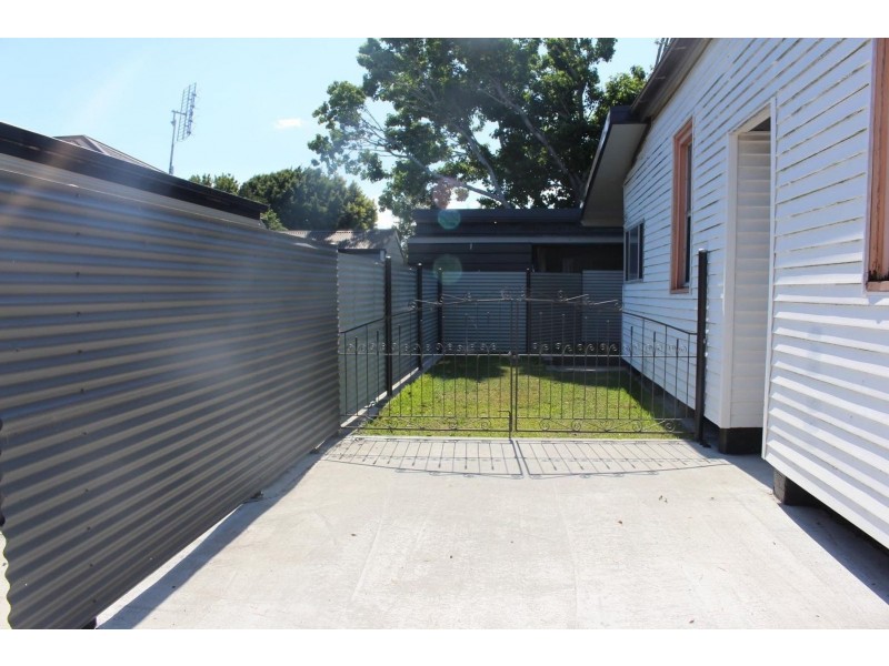 33 Robb Street, Belmont NSW 2280