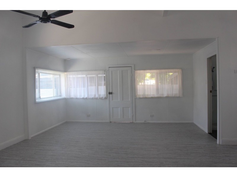 33 Robb Street, Belmont NSW 2280