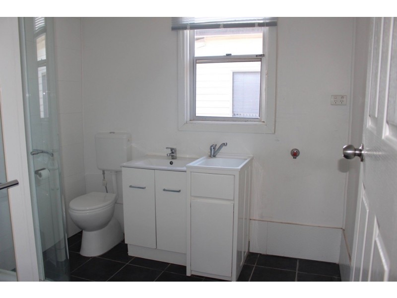 33 Robb Street, Belmont NSW 2280