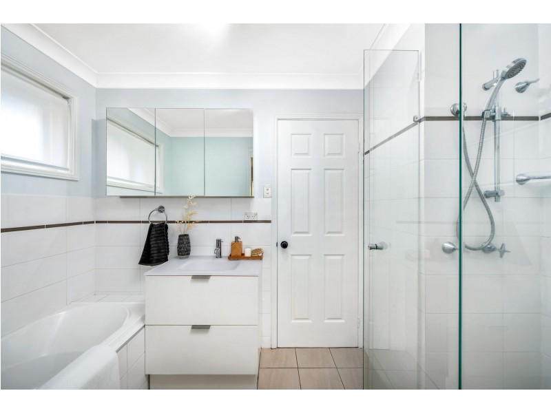 52 McElwee Drive, Tingira Heights NSW 2290