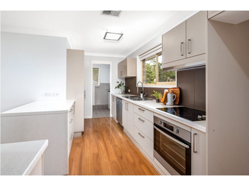 52 McElwee Drive, Tingira Heights NSW 2290