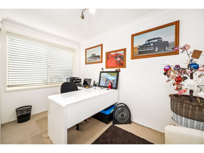 38 Green Point Drive, Belmont NSW 2280