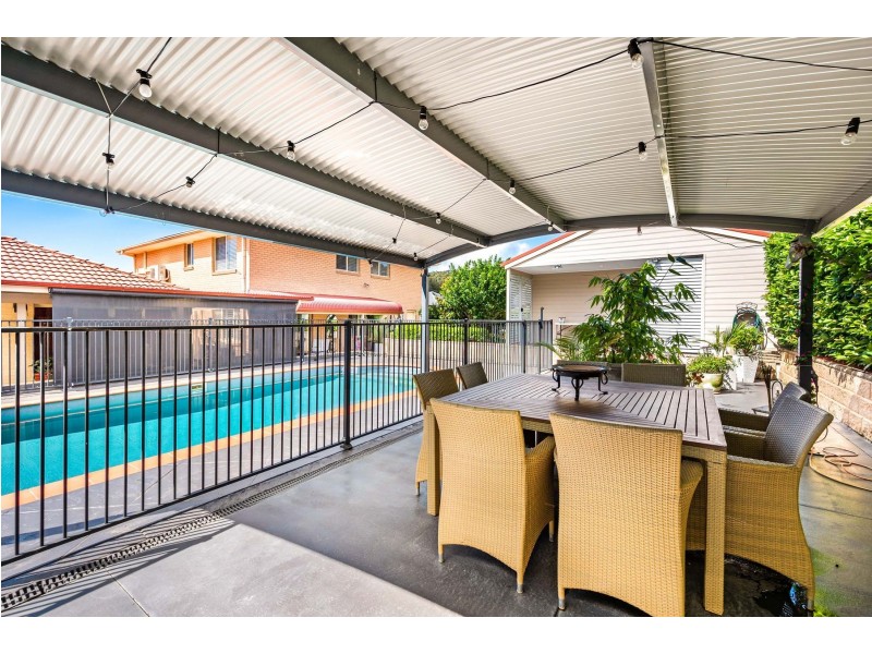 38 Green Point Drive, Belmont NSW 2280