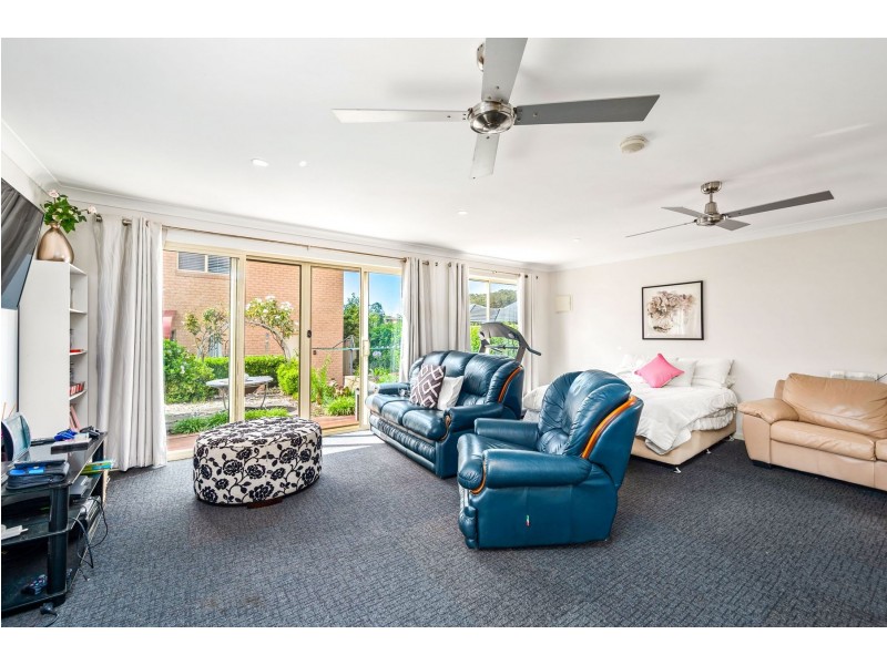 38 Green Point Drive, Belmont NSW 2280