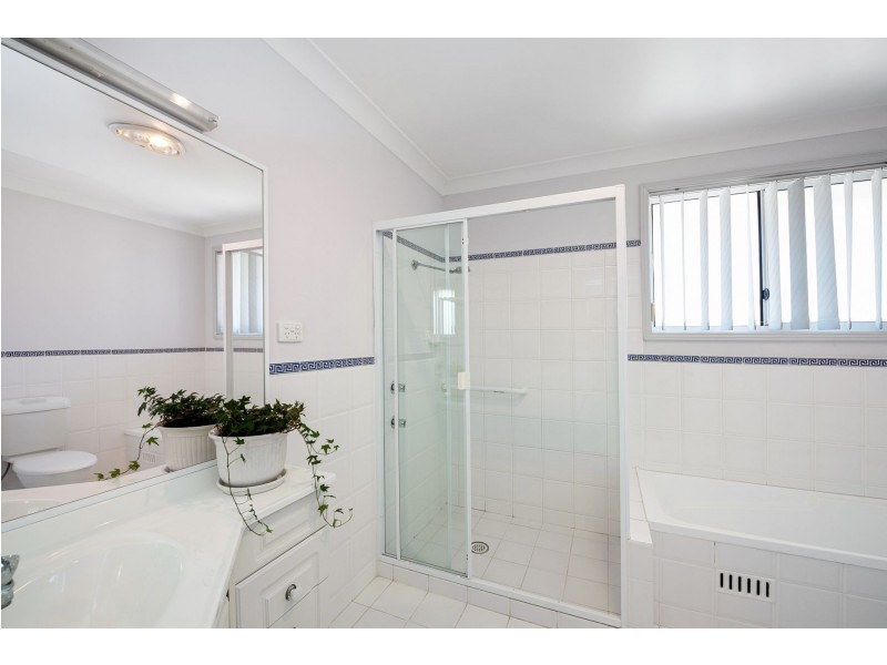1 Matelot Place, Belmont NSW 2280