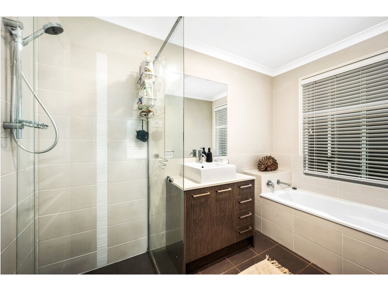 34 Arlington Street, Belmont North NSW 2280