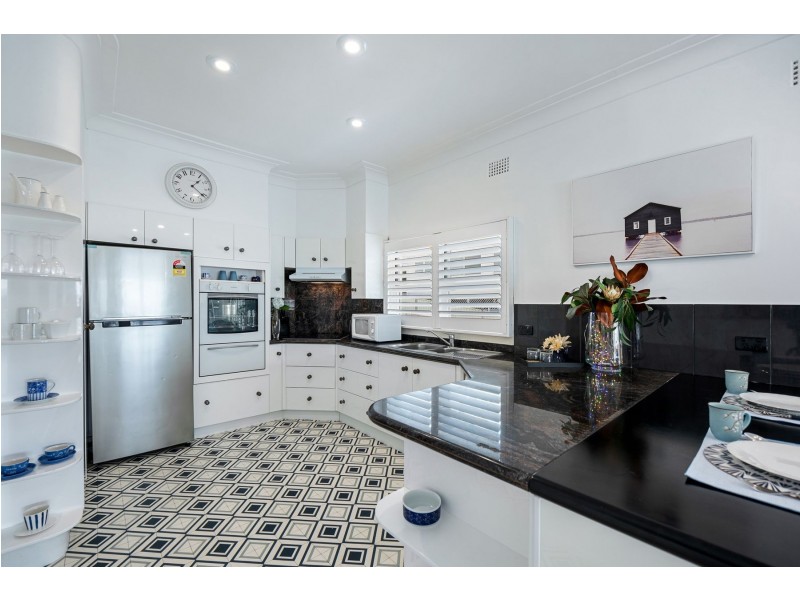 151 Marks Point Road, Marks Point NSW 2280