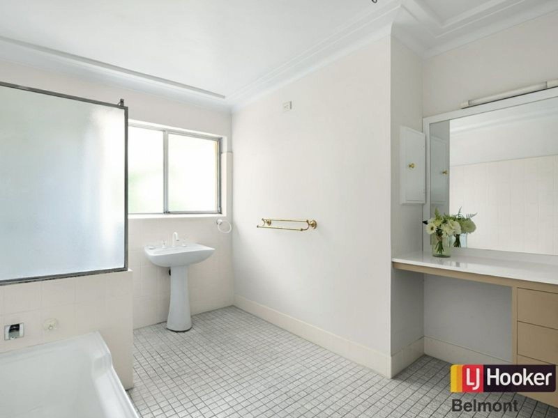 131 Marks Point Road, Marks Point NSW 2280