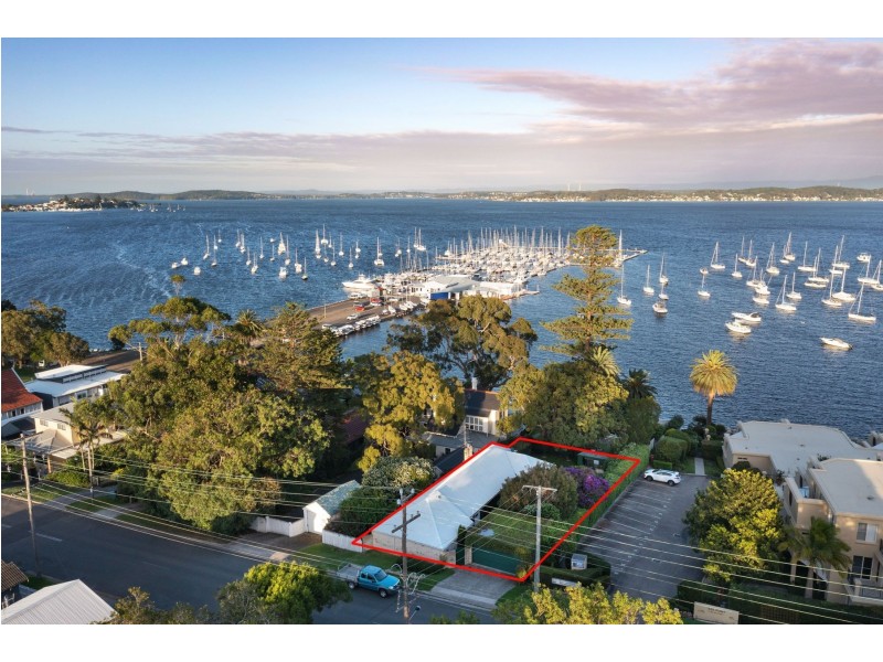 43 Walter Street, Belmont NSW 2280