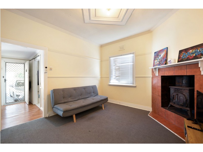 16 Marks Street, Belmont NSW 2280