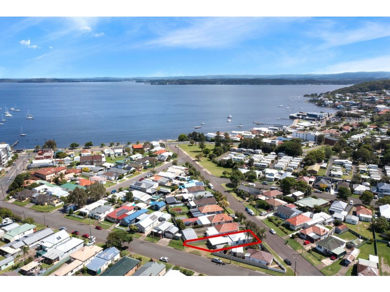 16 Marks Street, Belmont NSW 2280