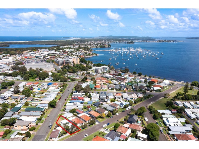 16 Marks Street, Belmont NSW 2280