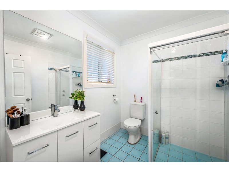73 Crown Street, Belmont NSW 2280