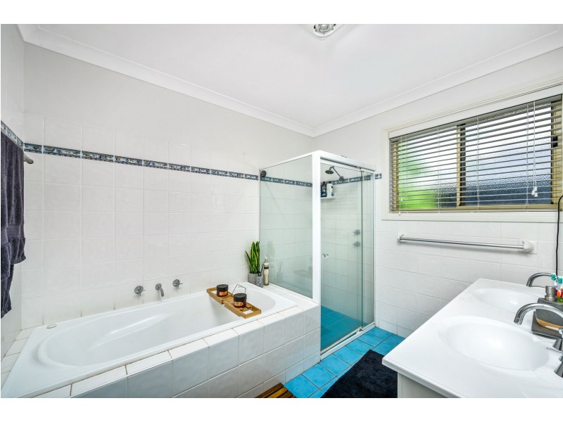 73 Crown Street, Belmont NSW 2280