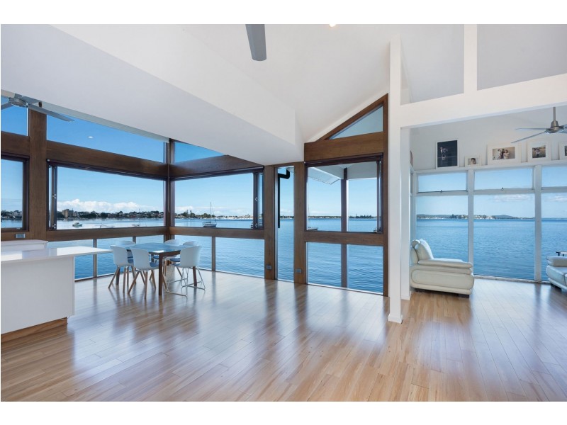 98 Ross Street, Belmont NSW 2280