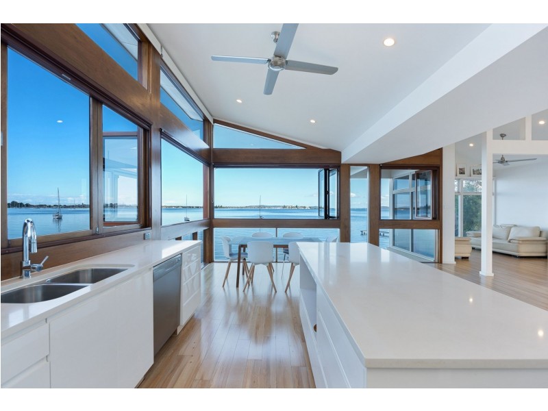 98 Ross Street, Belmont NSW 2280