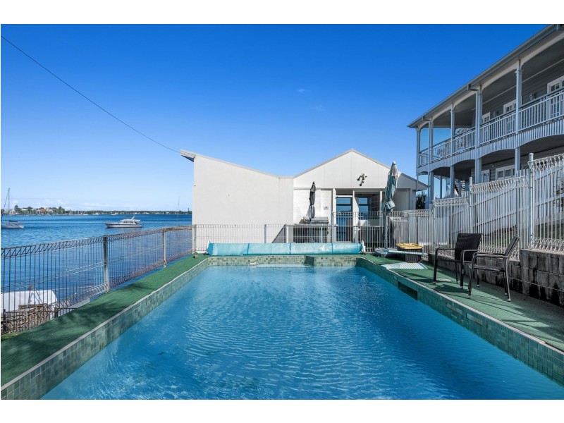 98 Ross Street, Belmont NSW 2280