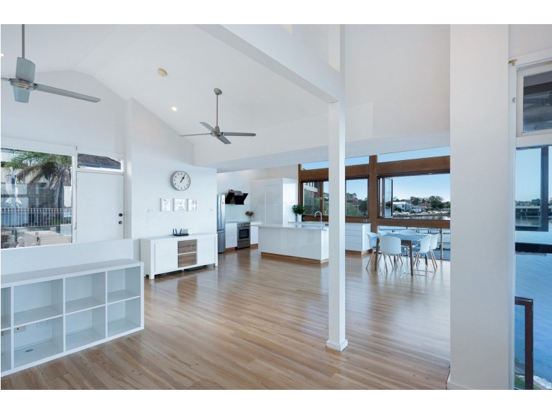 98 Ross Street, Belmont NSW 2280