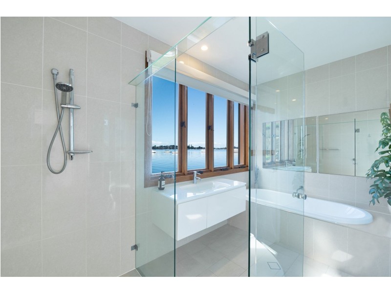 98 Ross Street, Belmont NSW 2280