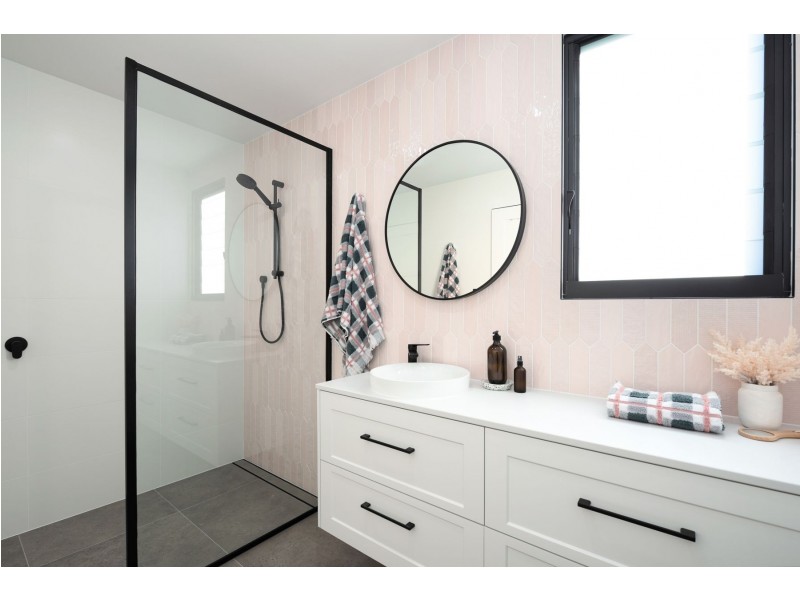 34 Crown Street, Belmont NSW 2280