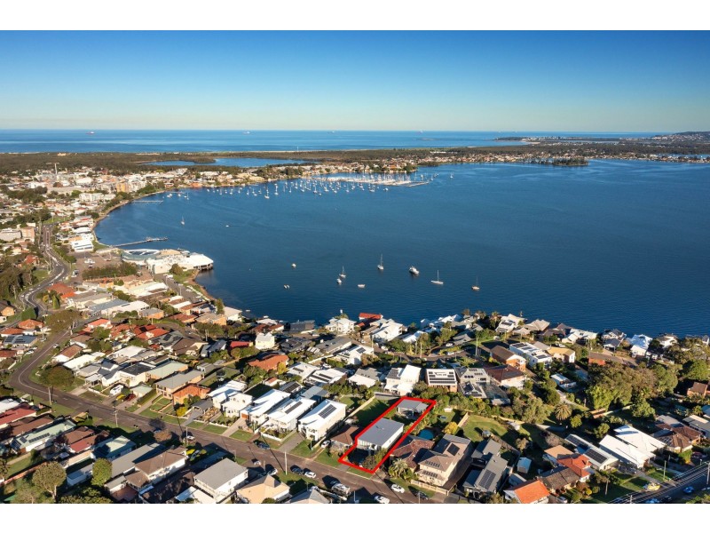 34 Crown Street, Belmont NSW 2280