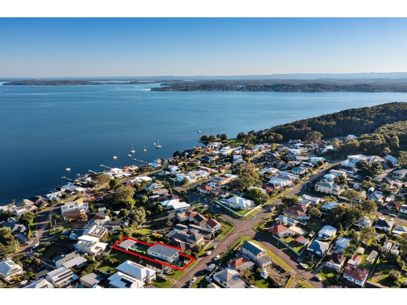 34 Crown Street, Belmont NSW 2280