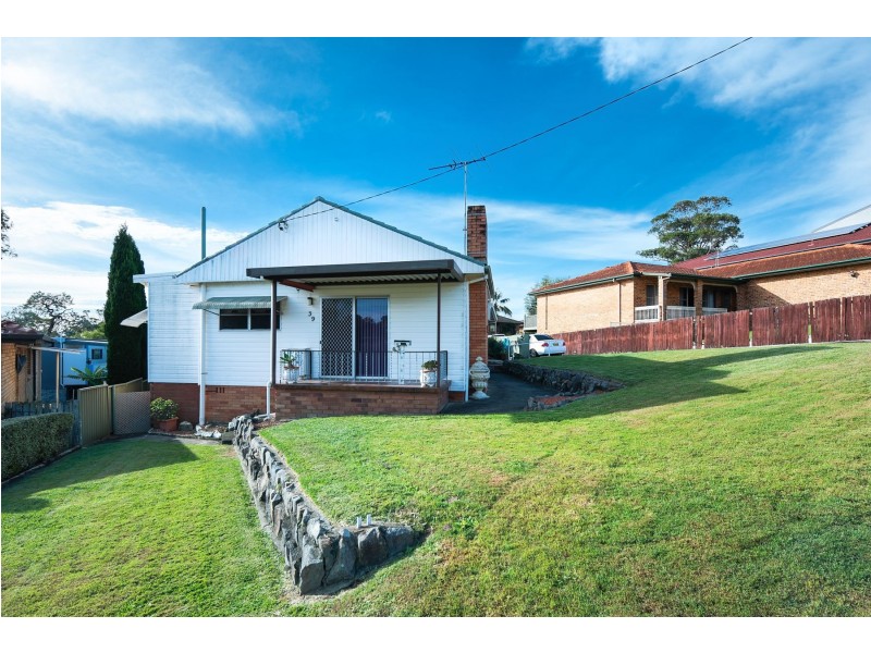 39 Albert Street, Valentine NSW 2280