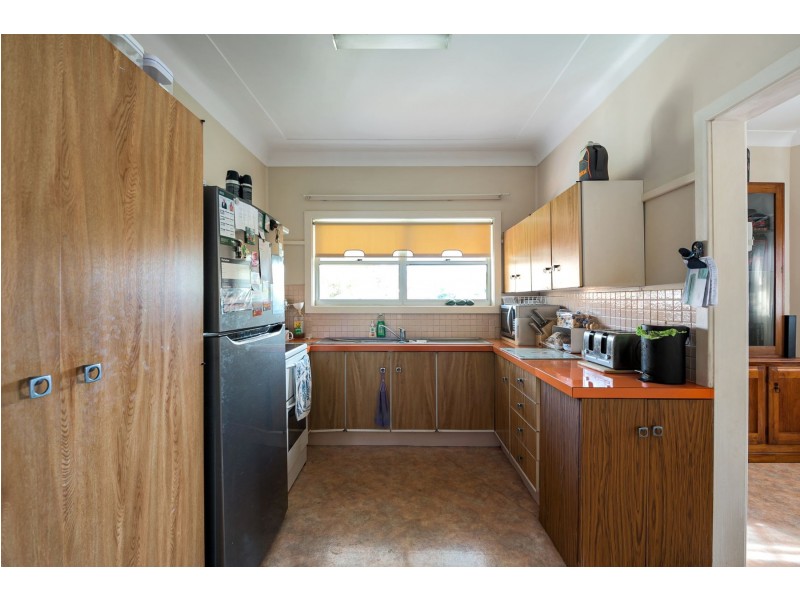 39 Albert Street, Valentine NSW 2280