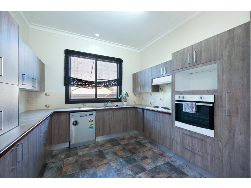 12 Hall Street, Belmont NSW 2280