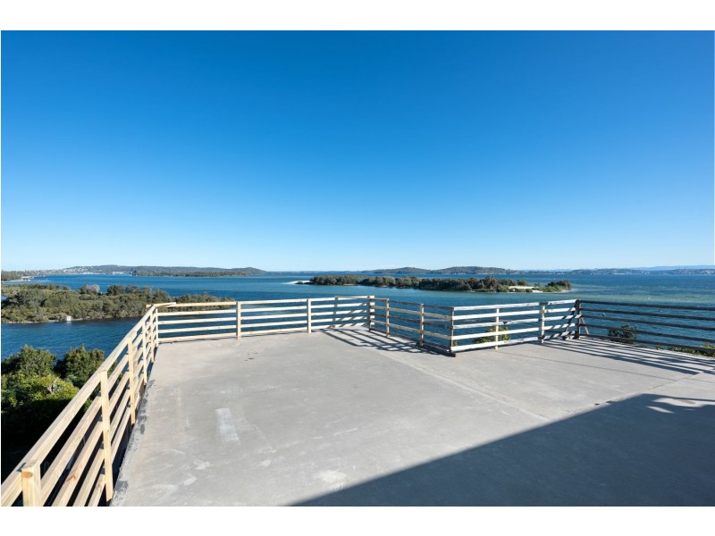 180 Marks Point Road, Marks Point NSW 2280