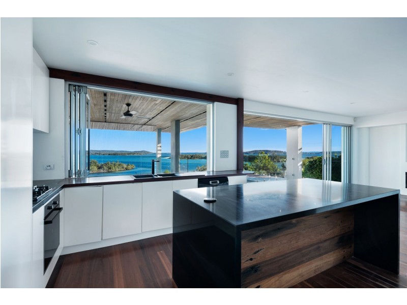 180 Marks Point Road, Marks Point NSW 2280