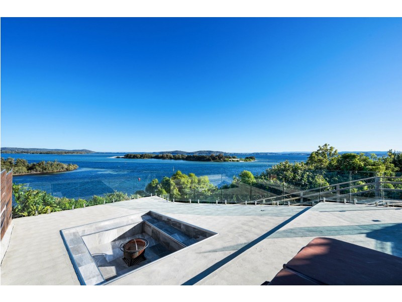 180 Marks Point Road, Marks Point NSW 2280