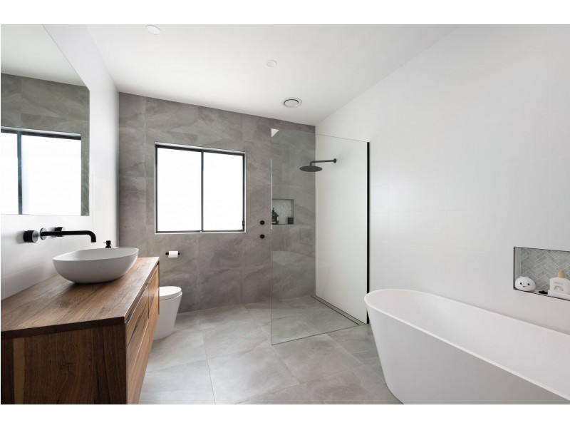 13 Merleview Street, Belmont NSW 2280