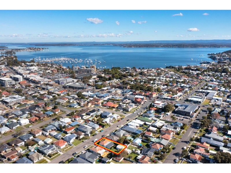 13 Merleview Street, Belmont NSW 2280
