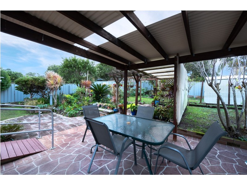 10 John Fisher Road, Belmont North NSW 2280