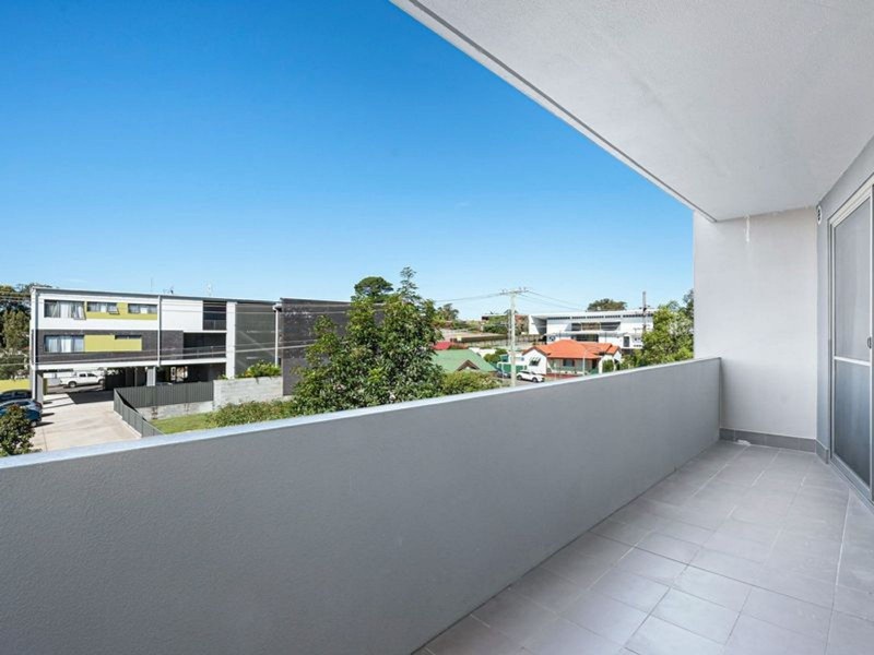 E218/11 Ernest Street, Belmont NSW 2280