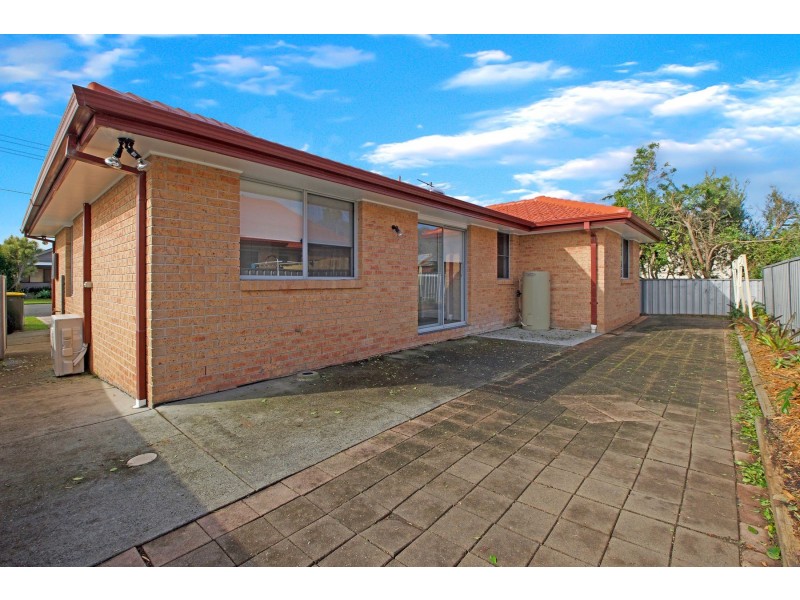 3/64 Lakeview Parade, Pelican NSW 2281