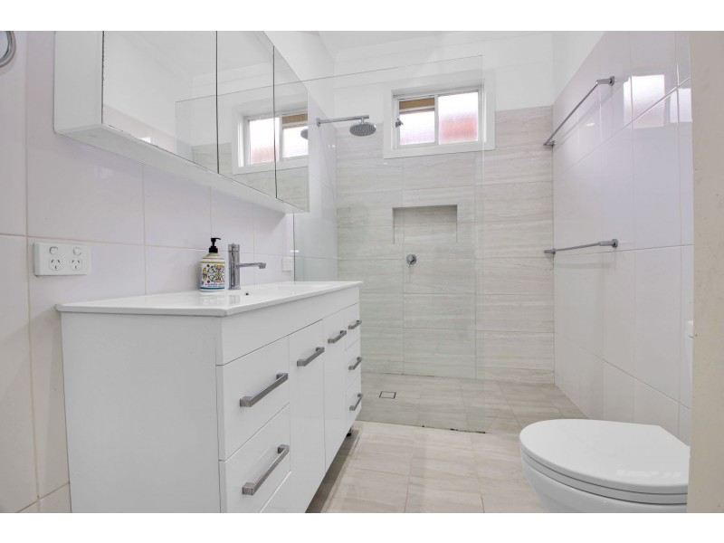 14 Evans Street, Belmont NSW 2280