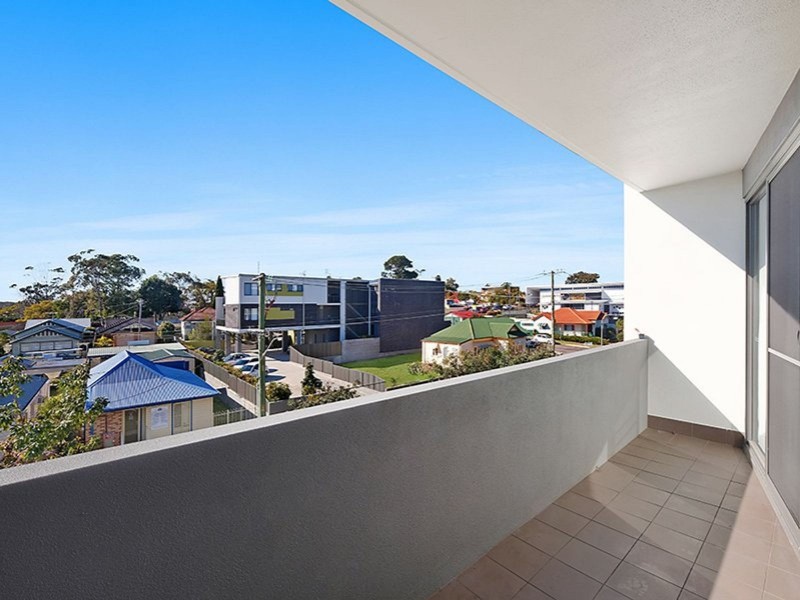 E216/11 Ernest Street, Belmont NSW 2280