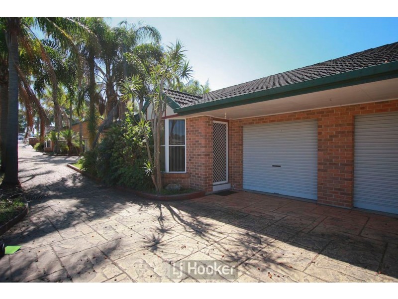 2/8 Dudley Road, Charlestown NSW 2290